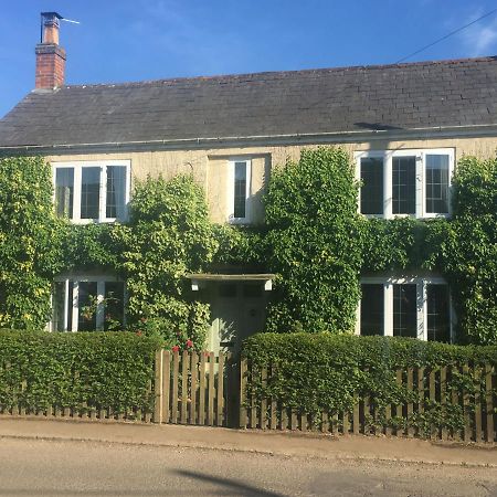 Ivy Cottage B And B Buckingham Exterior foto